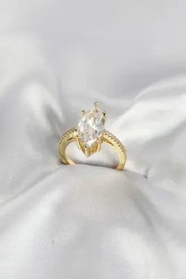 Gold Renk Pirinç Markiz Kesim Zirkon Taşlı Kadın Yüzük