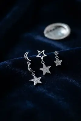 Pirinç Gümüş Renk Ay ve Yıldız Gece Model Kadın Küpe Seti