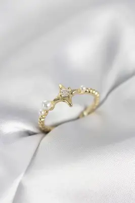 Minimal Kutup Yıldızı Model Zirkon Taşlı Gold Renk Kadın Yüzük
