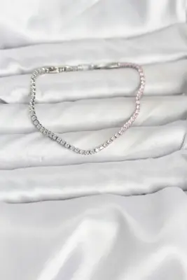 Pembe ve Beyaz Zirkon Taşlı Gümüş Renk Su Yolu Kadın Bileklik