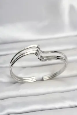 Zikzak Model Gümüş Renk Pirinç Kadın Bileklik