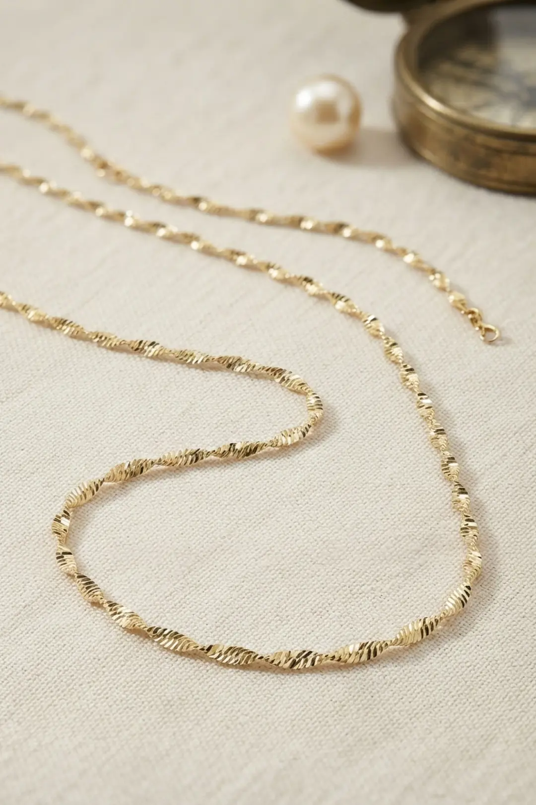 Pirinç Gold Renk Burgu Model Kadın Kolye