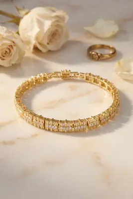 Gold Renk Pirinç Elegance Zirkon Taşlı Kadın Bileklik