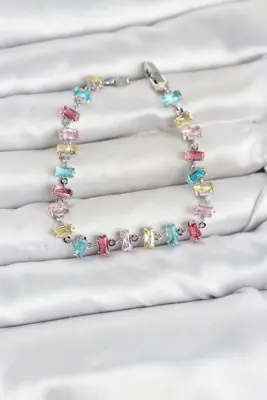 Kristal Taşlı Baget Kesimli Karışık Renkli Gümüş Renk Gema Kadın Bileklik