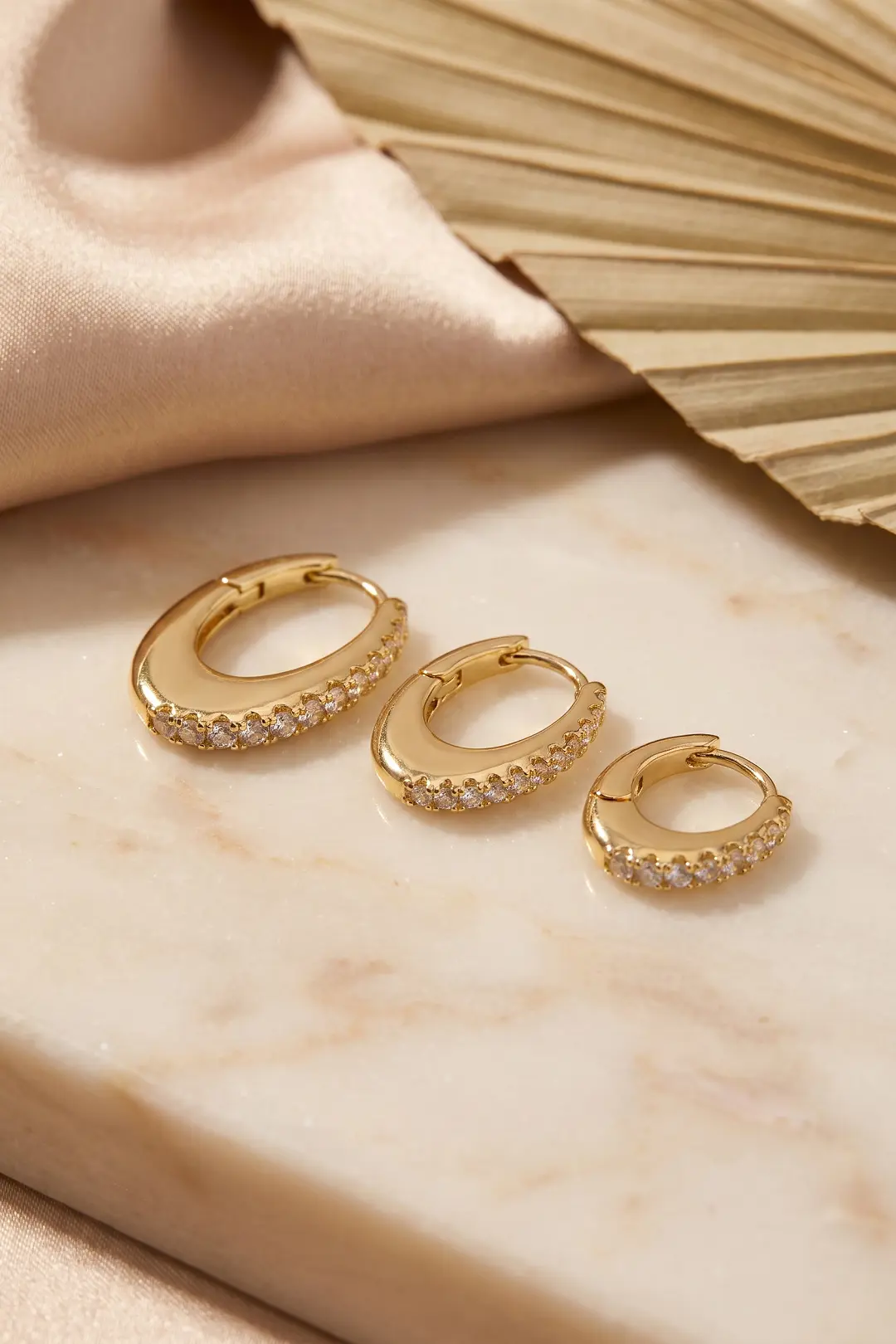 Gold Renk Oval Halka Model Zirkon Taşlı 3 lü Küpe Set
