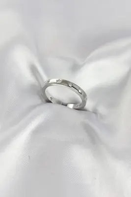 Pirinç Gümüş Renk Yıldız Detaylı Alyans Model Kadın Yüzük