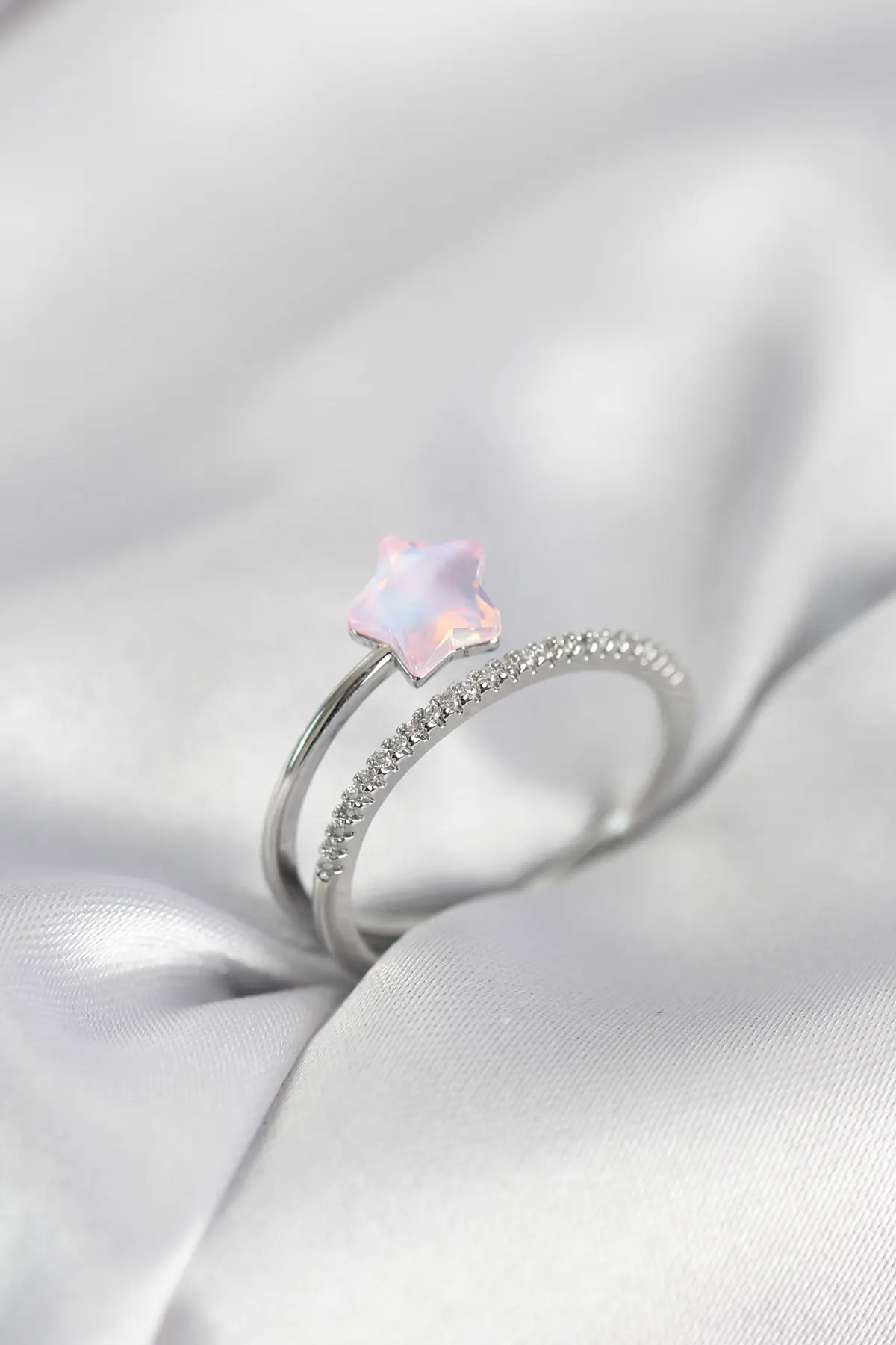 Gümüş Renk Zirkon Taşlı Pembe Halley Model Kadın Yüzük